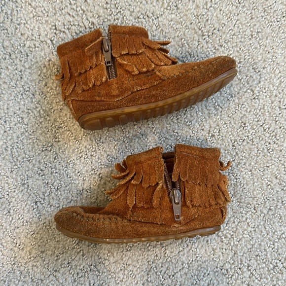 Minnetonka Moccasins - Picture 4 of 8